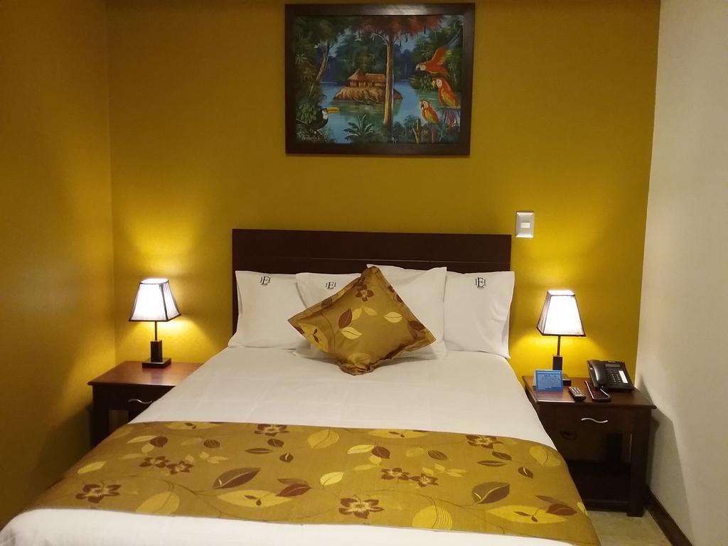 Hotel Europa Iquitos Extérieur photo