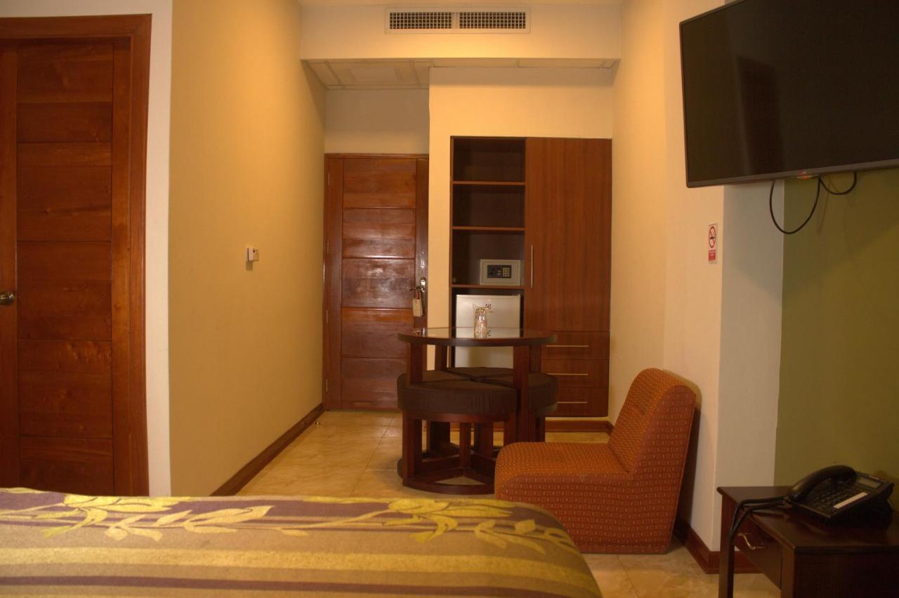 Hotel Europa Iquitos Extérieur photo