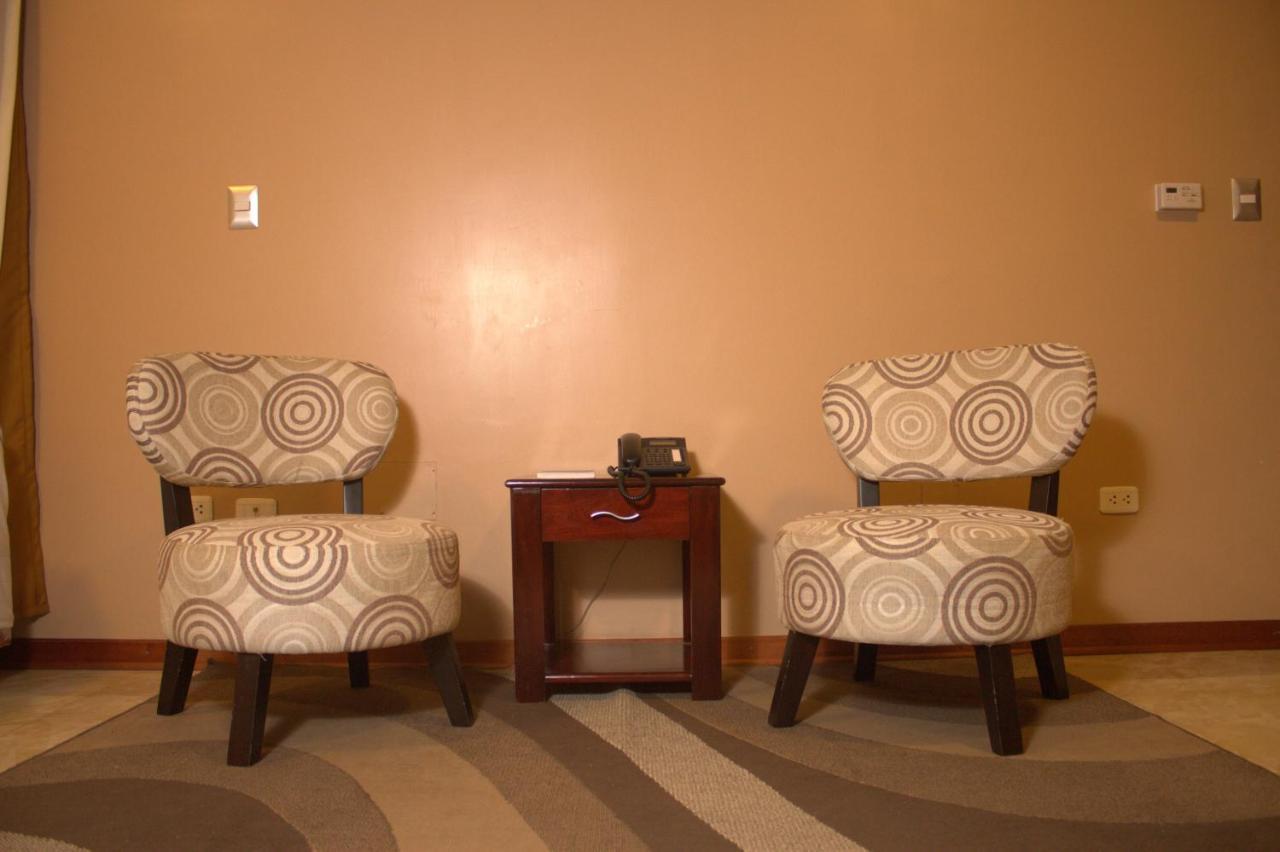 Hotel Europa Iquitos Extérieur photo