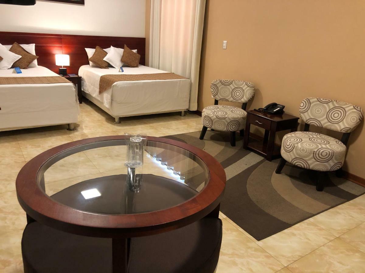 Hotel Europa Iquitos Extérieur photo