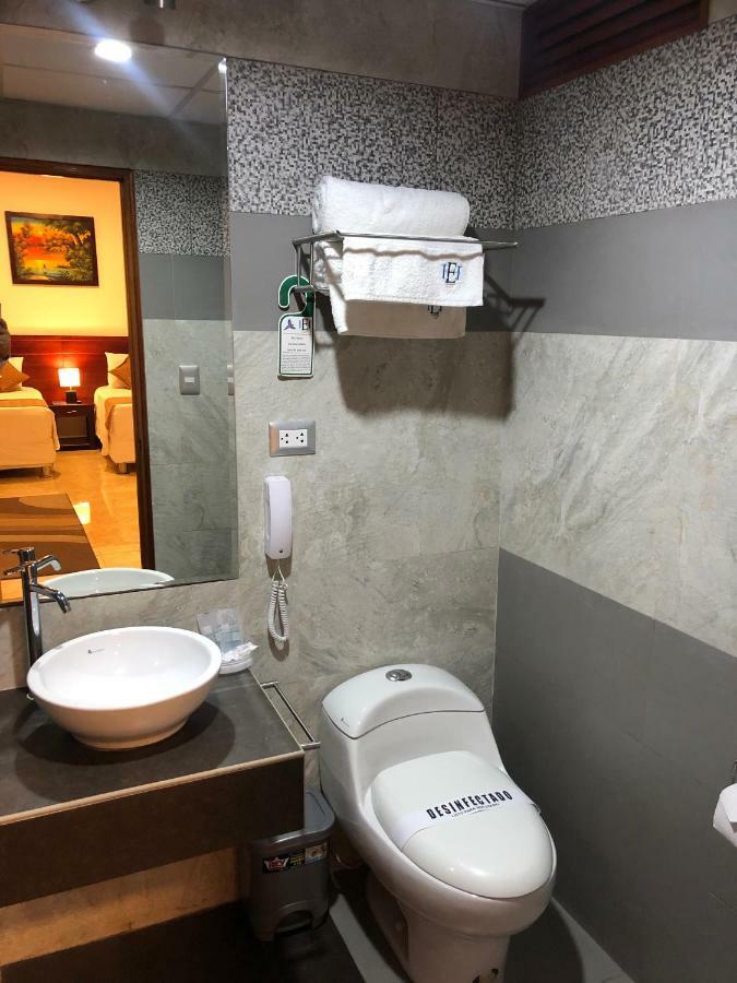 Hotel Europa Iquitos Extérieur photo