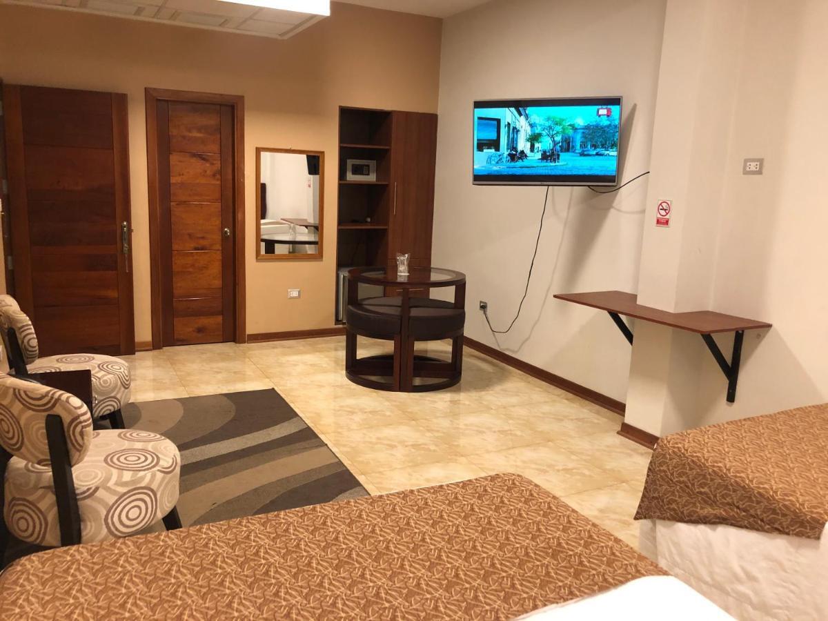 Hotel Europa Iquitos Extérieur photo